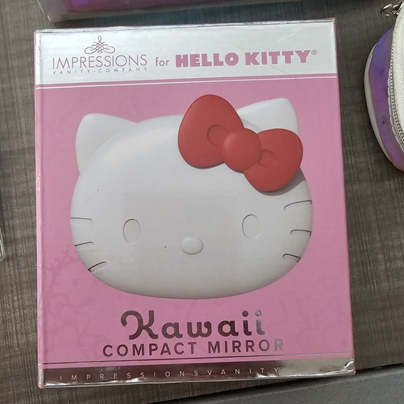 Hello Kitty Stuff - Picture 2 of 5